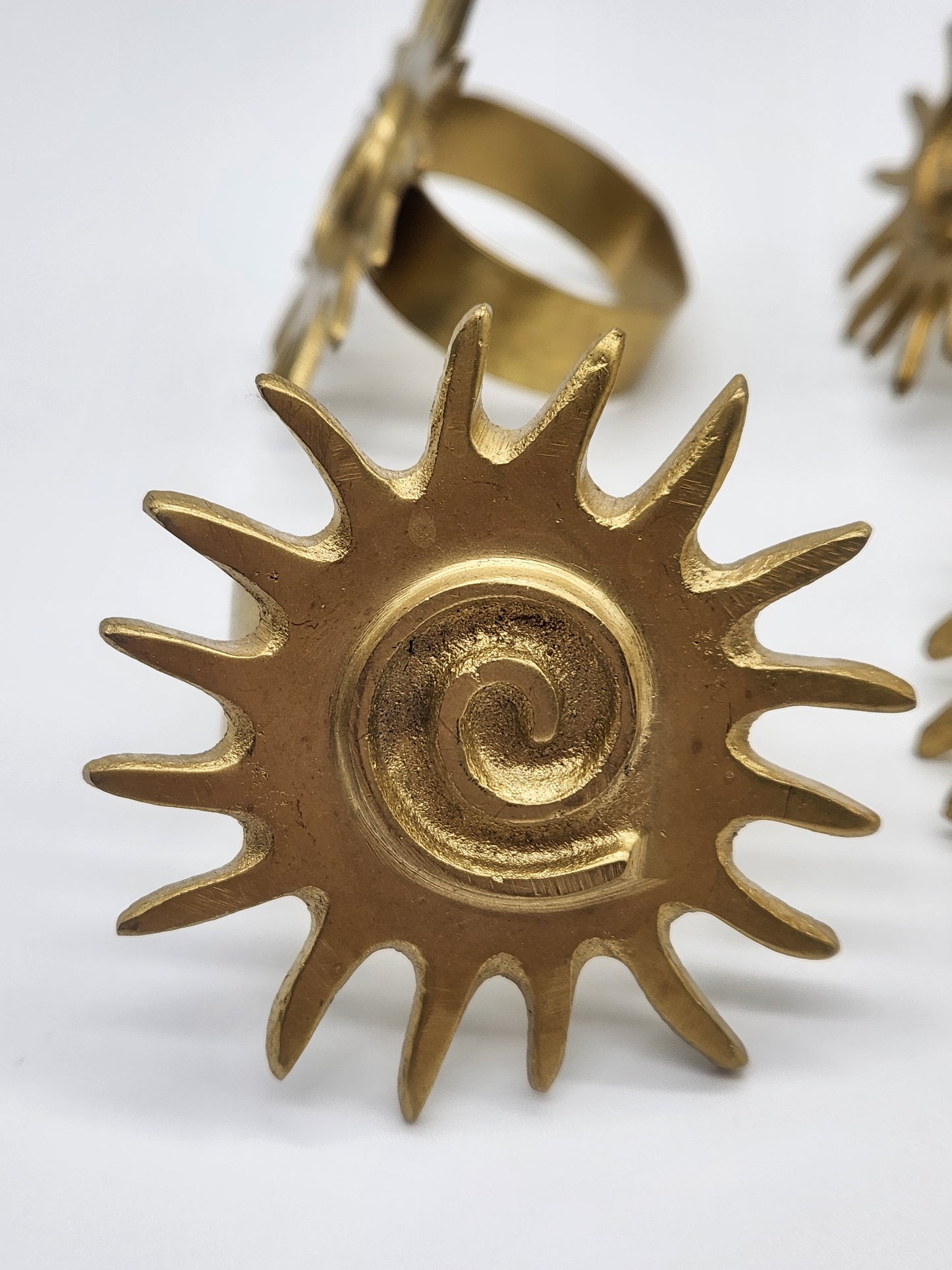 Gold tone Napkin Rings, Napkin Rings, Kitchen and Dining, Serving Odds and End Set of 6