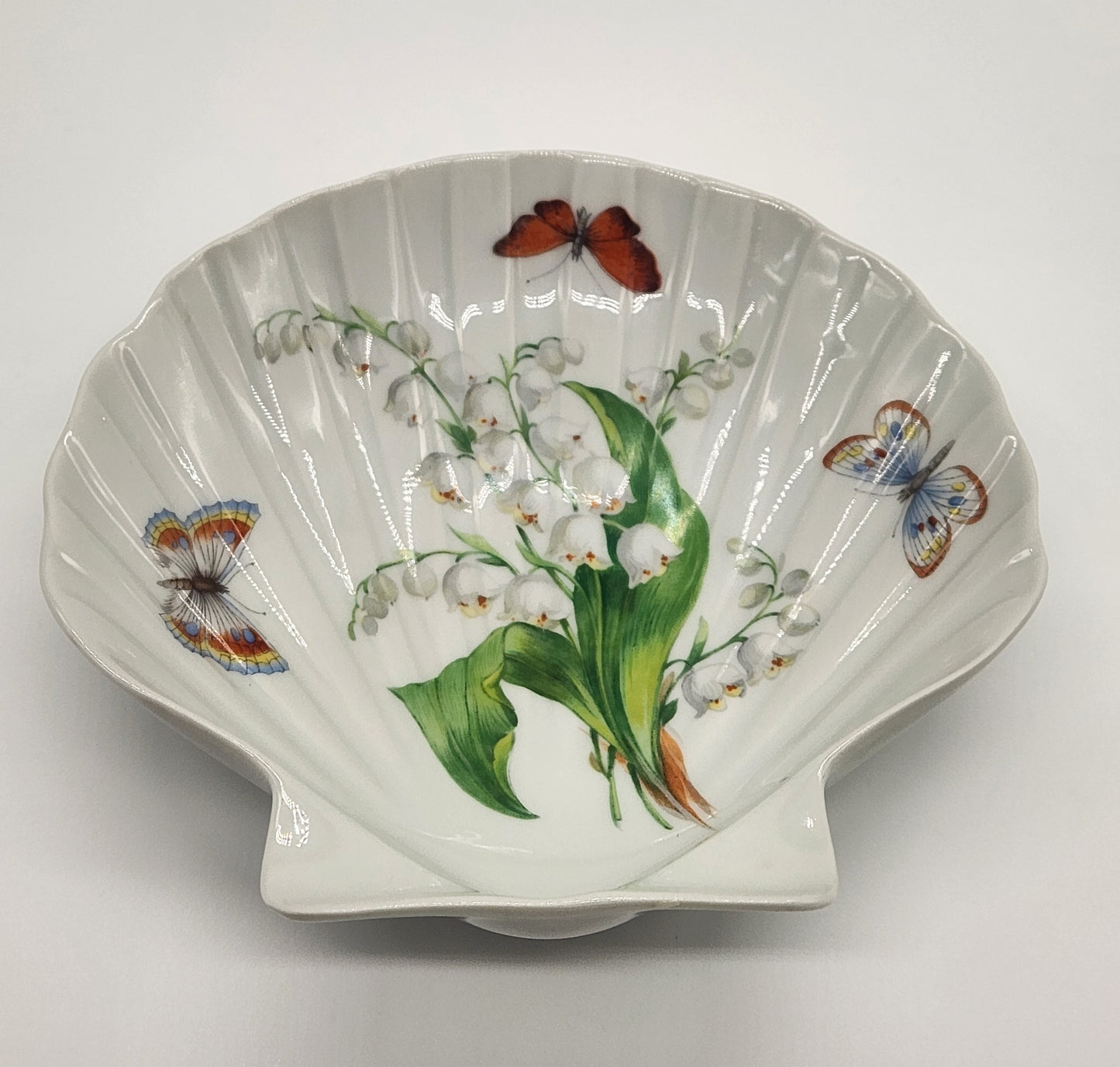 Limoges Vintage Shell-Shaped Porcelain Jewelry Dish with Floral Design