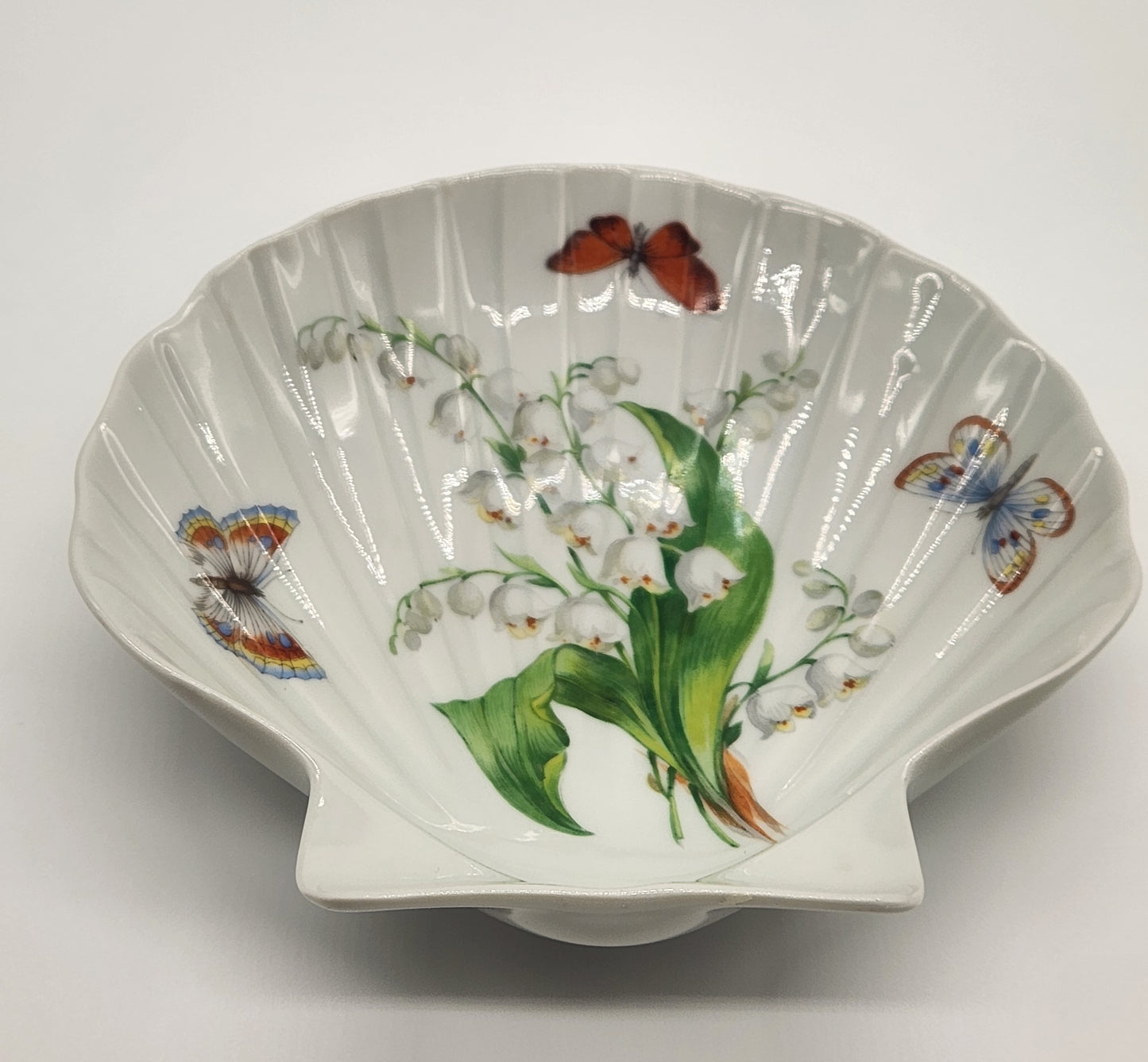 Limoges Vintage Shell-Shaped Porcelain Jewelry Dish with Floral Design