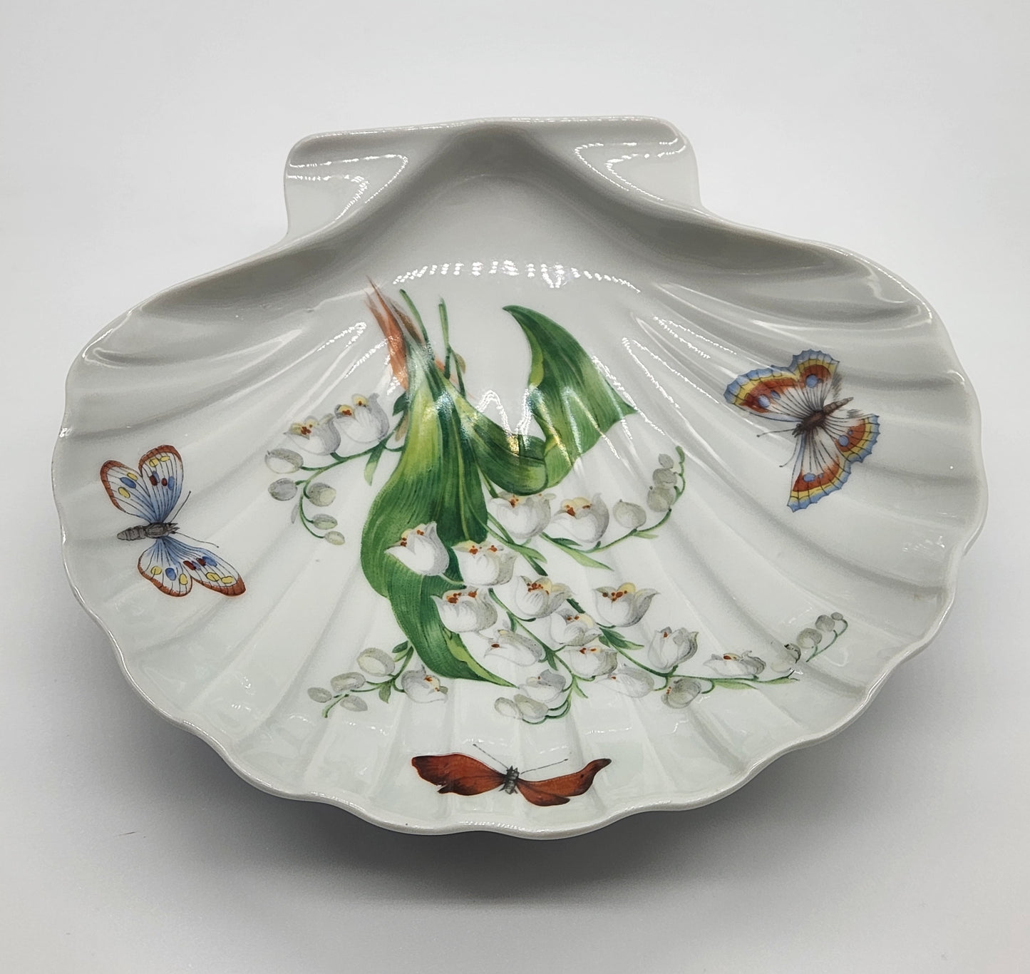 Limoges Vintage Shell-Shaped Porcelain Jewelry Dish with Floral Design