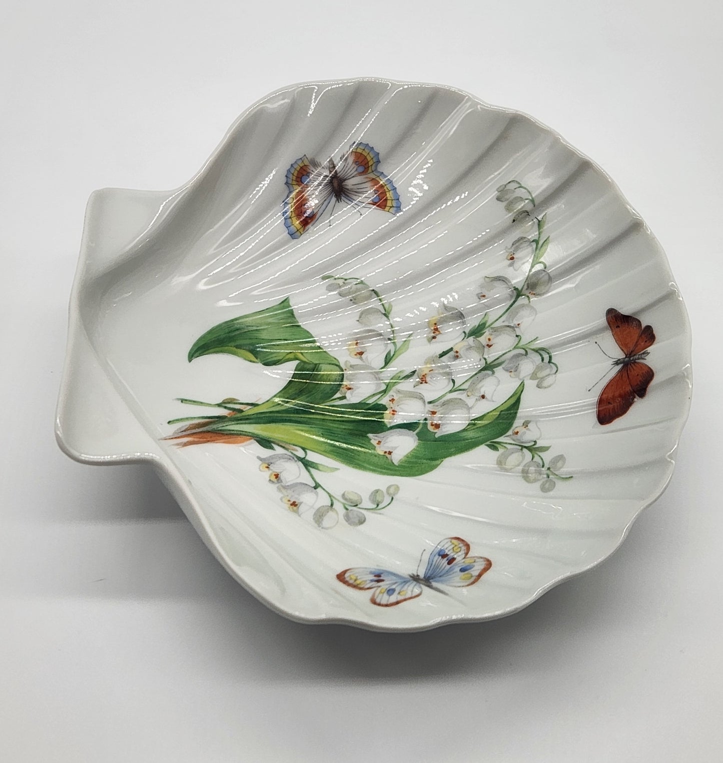 Limoges Vintage Shell-Shaped Porcelain Jewelry Dish with Floral Design