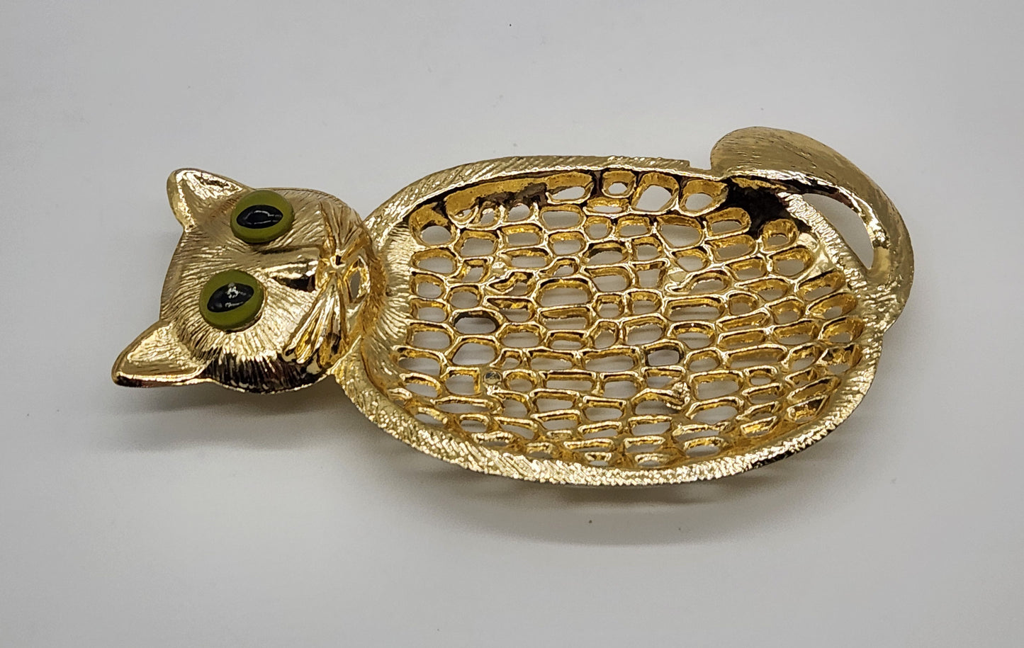Vintage Gold Cat Soap or Trinket Dish/ Retro Goldtone Kitty with Resin Cat Eyes