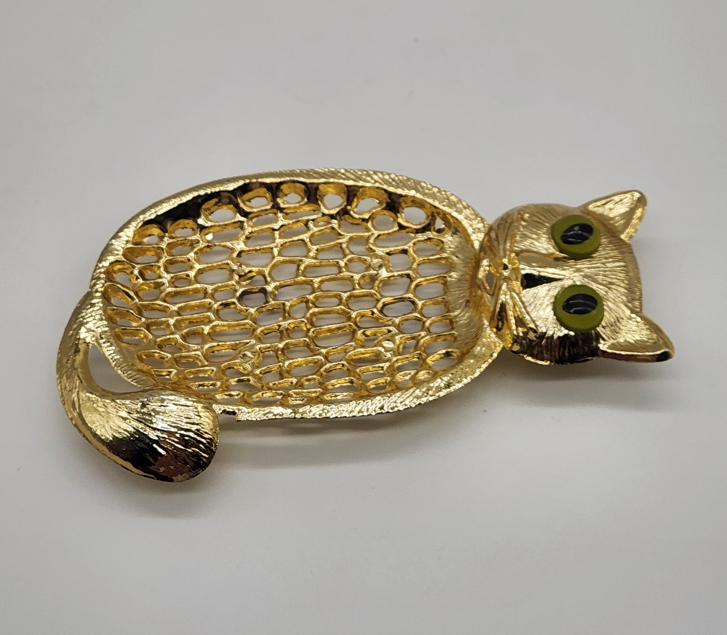 Vintage Gold Cat Soap or Trinket Dish/ Retro Goldtone Kitty with Resin Cat Eyes