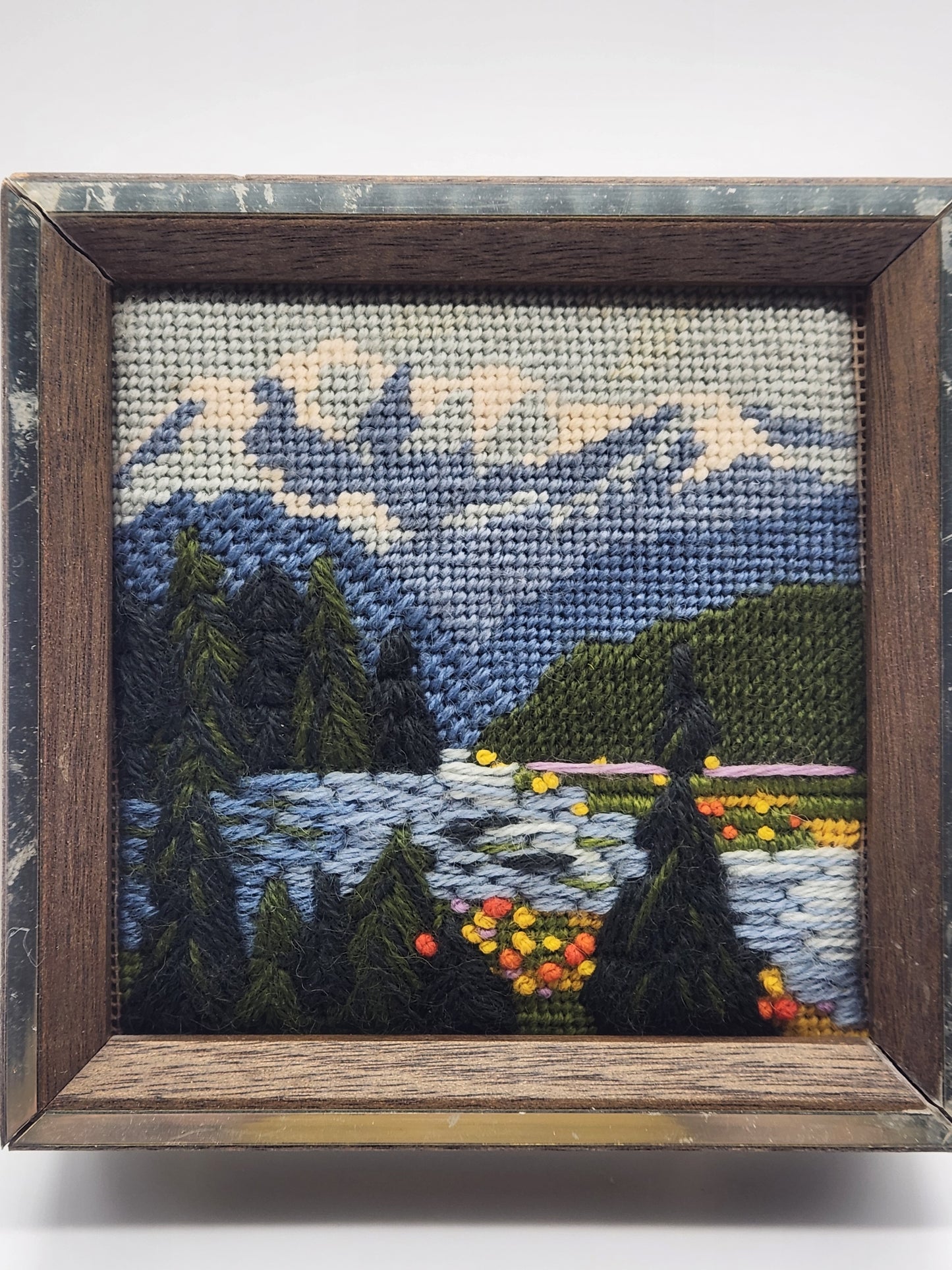 VTG Vintage Framed Needlepoint Embroidery 6x6”