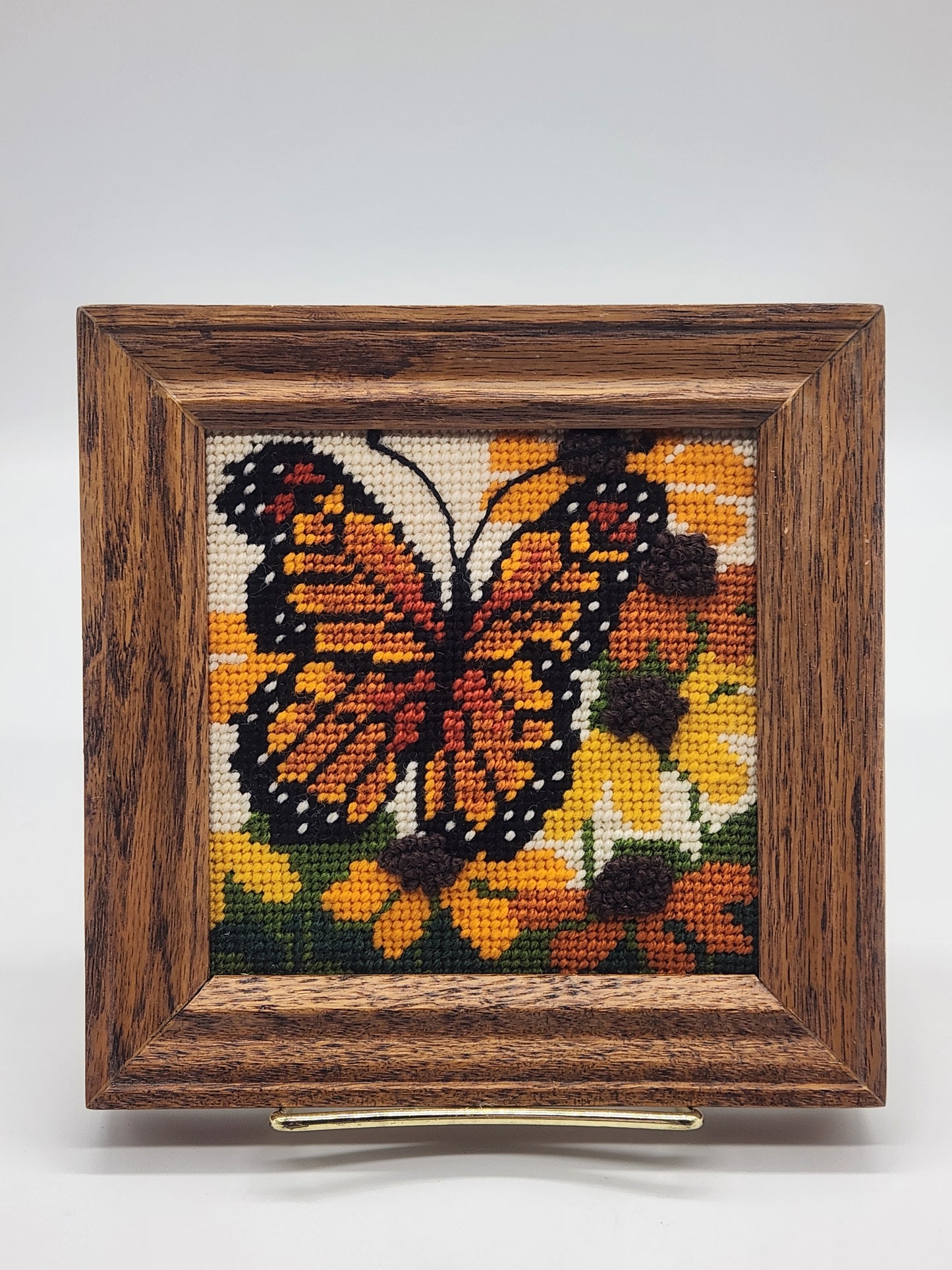 VTG Vintage Framed Needlepoint Embroidery 6x6”