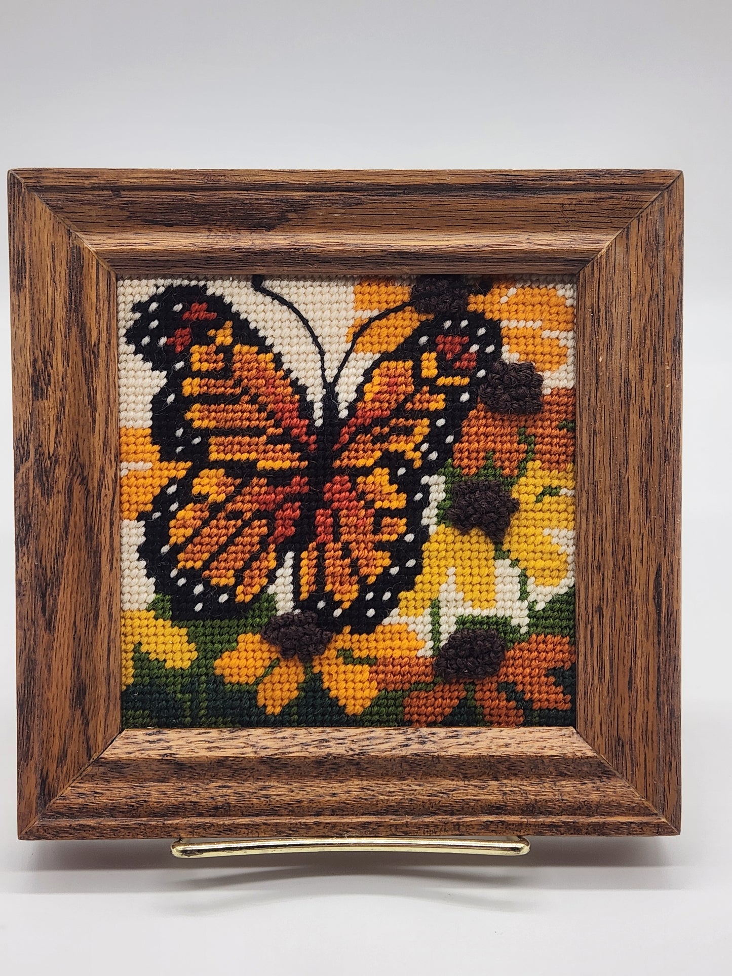 VTG Vintage Framed Needlepoint Embroidery 6x6”
