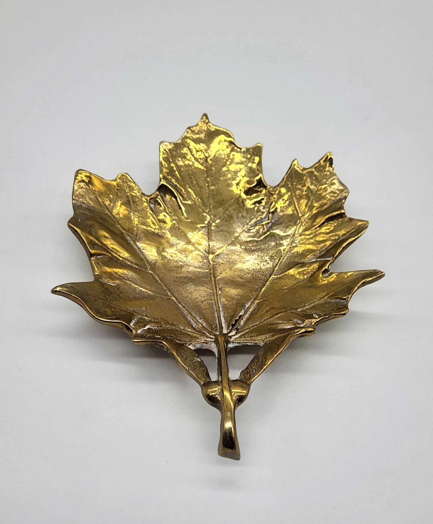 Vintage Solid Brass Virginia Metalcrafters Sugar Maple Leaf Bowl Tray #3-48