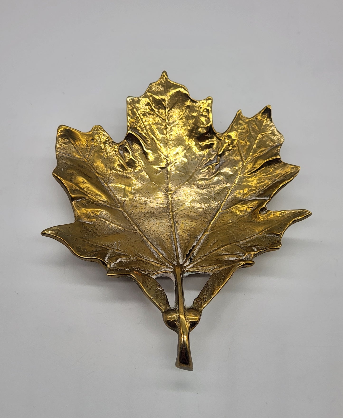 Vintage Solid Brass Virginia Metalcrafters Sugar Maple Leaf Bowl Tray #3-48