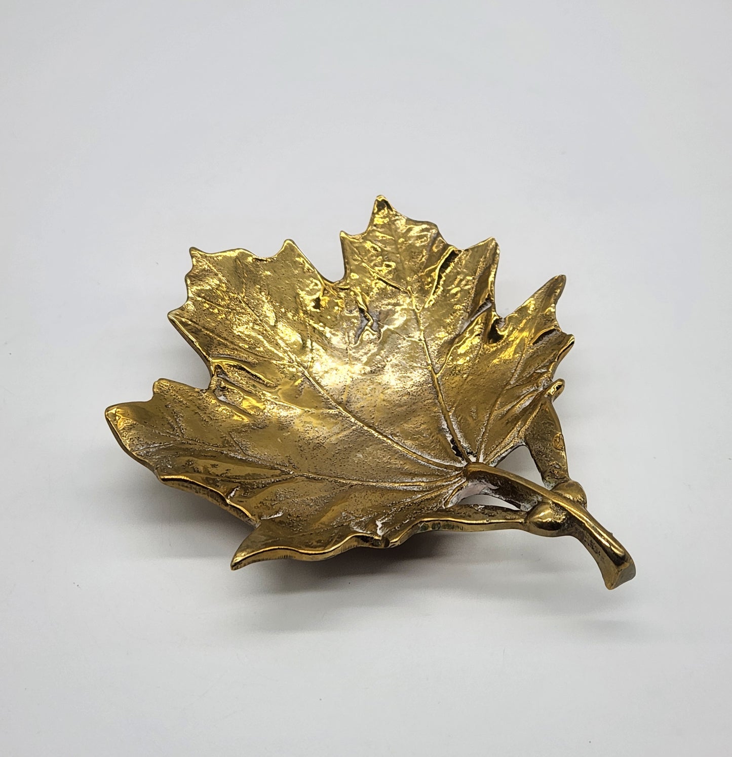 Vintage Solid Brass Virginia Metalcrafters Sugar Maple Leaf Bowl Tray #3-48
