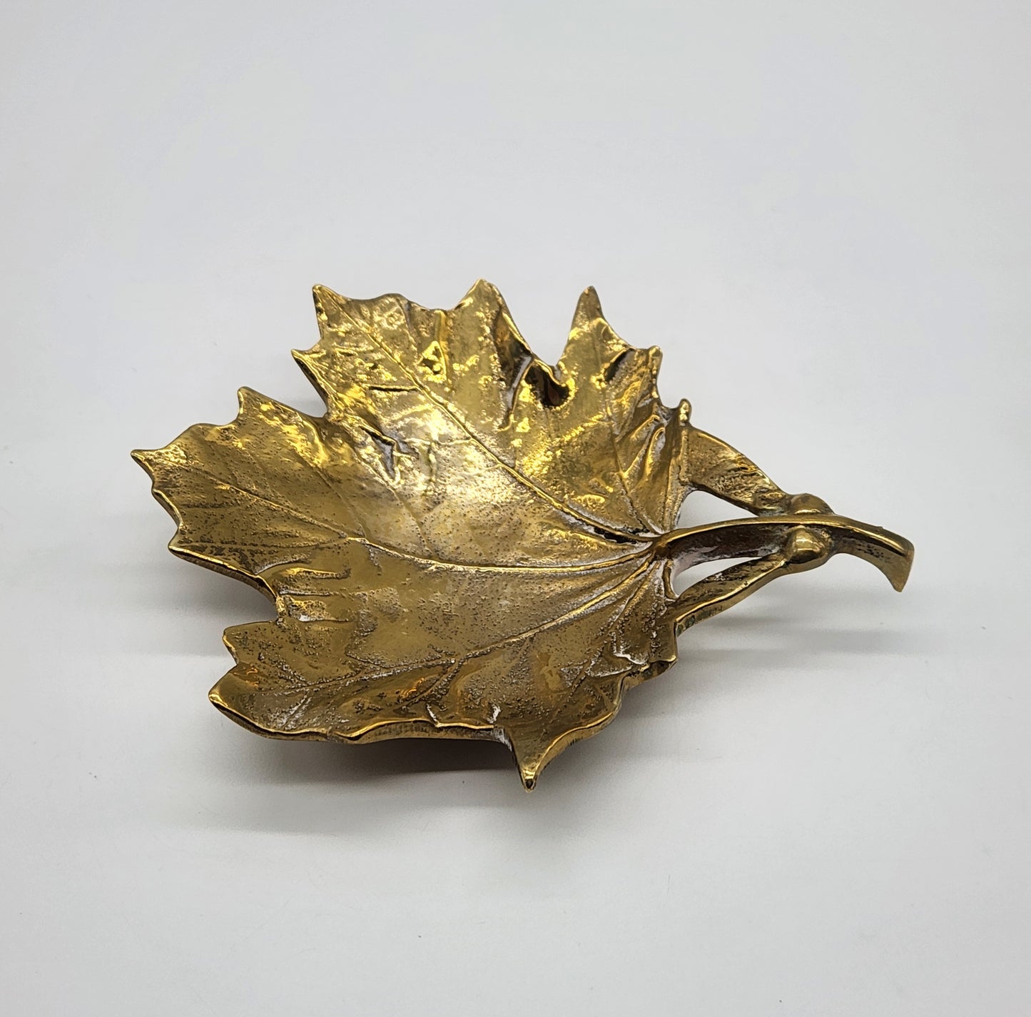 Vintage Solid Brass Virginia Metalcrafters Sugar Maple Leaf Bowl Tray #3-48