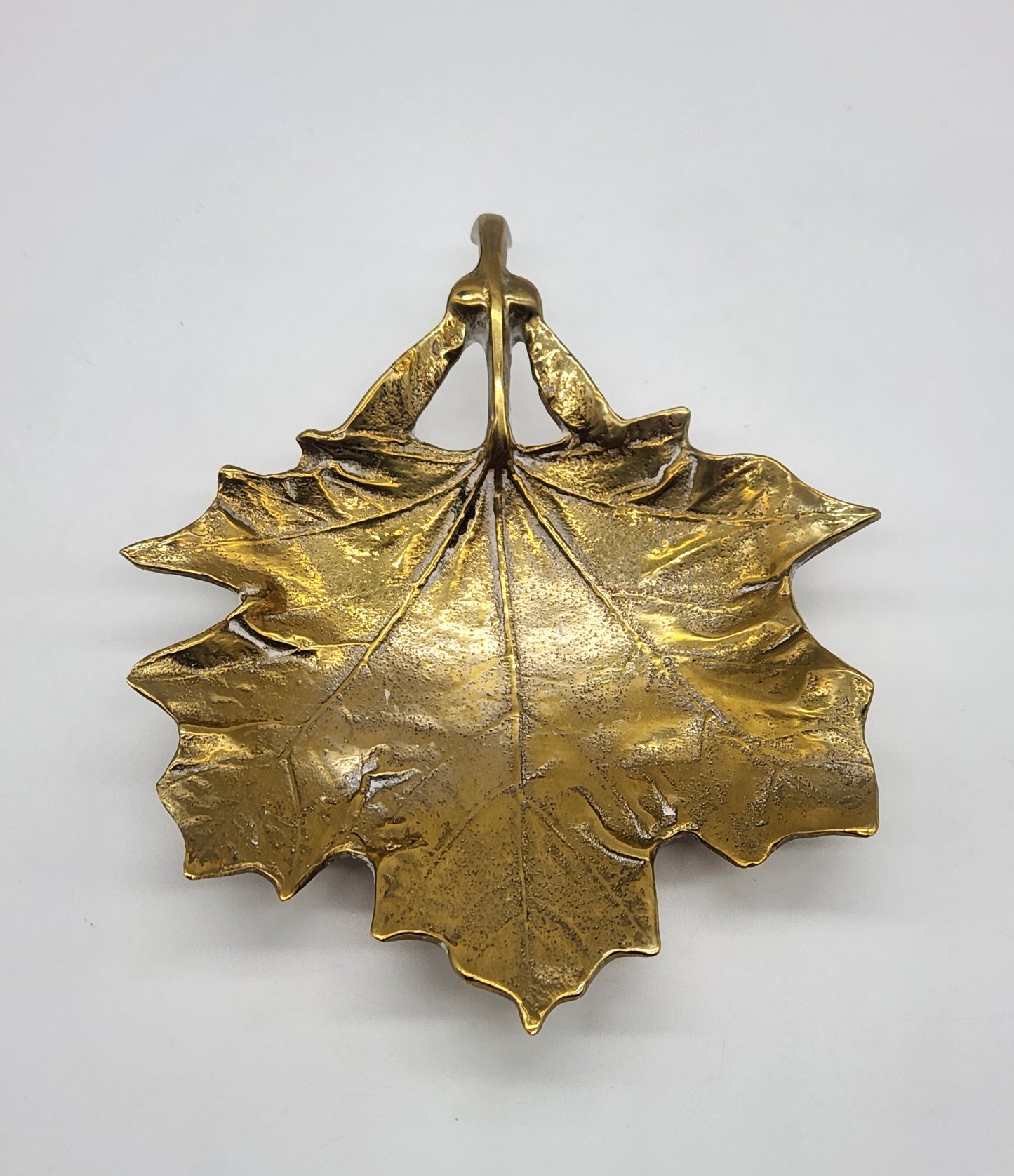 Vintage Solid Brass Virginia Metalcrafters Sugar Maple Leaf Bowl Tray #3-48