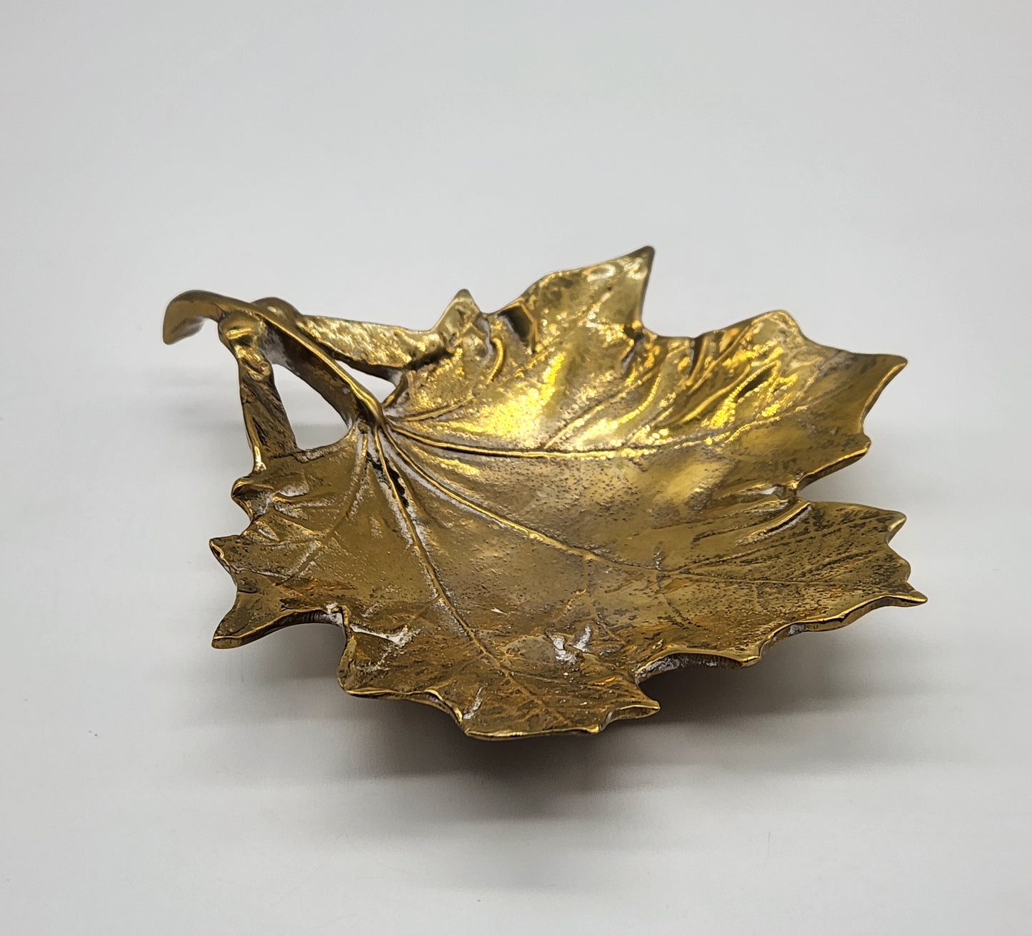 Vintage Solid Brass Virginia Metalcrafters Sugar Maple Leaf Bowl Tray #3-48
