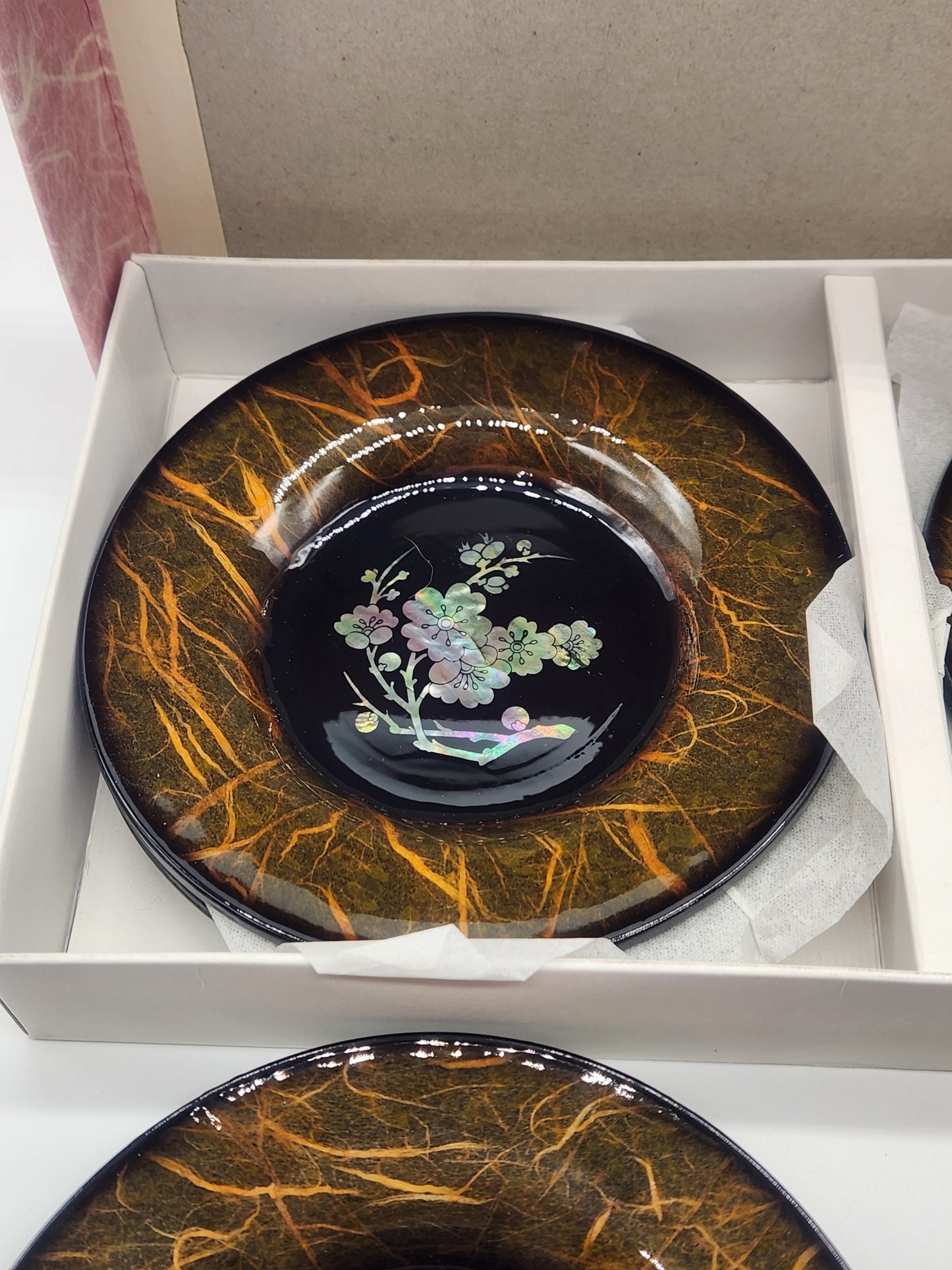 Set Of 6 Lacquer Ware Inlaid Mother of Pearl Cherry Blossom Coasters w/box