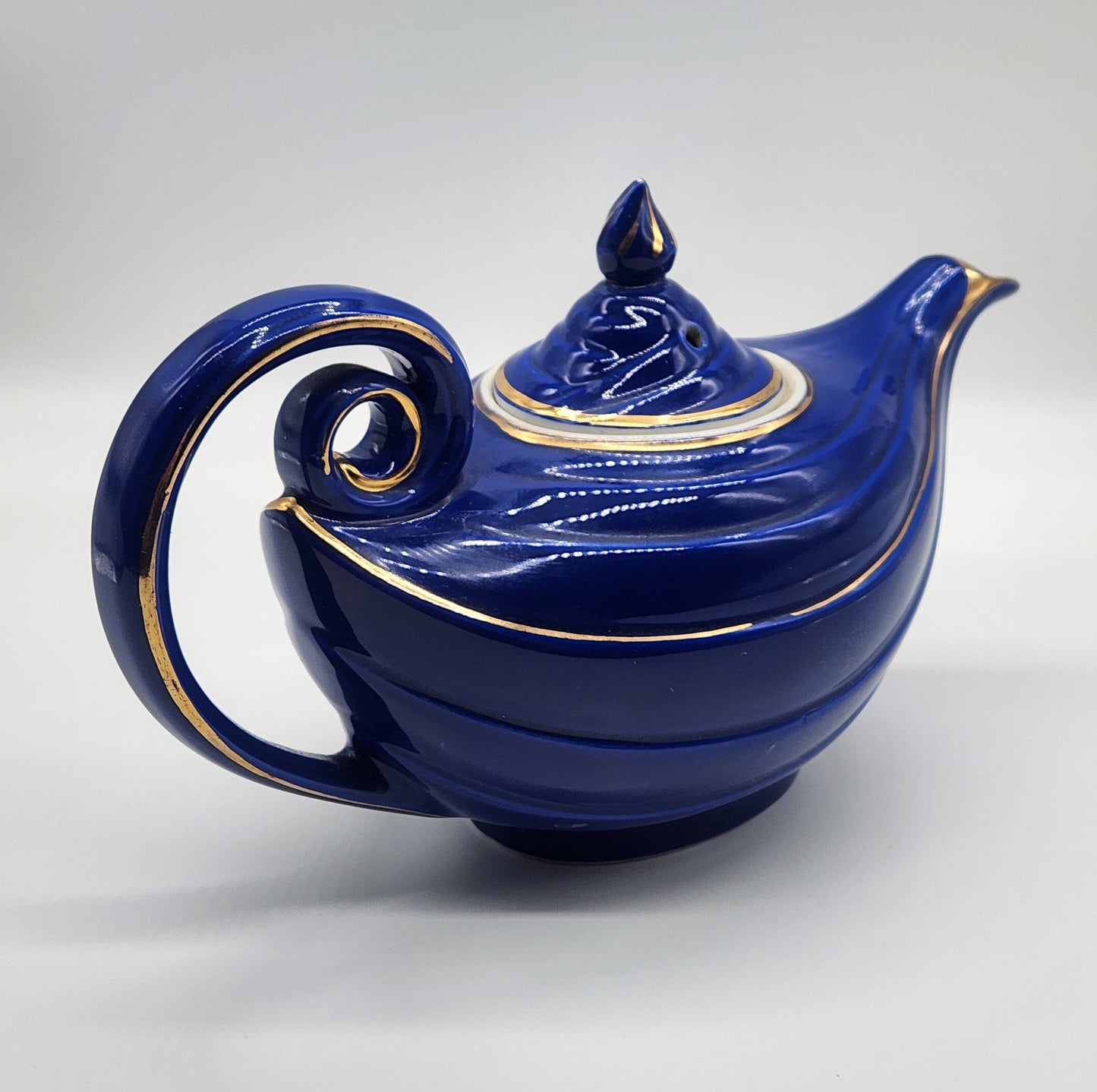 Vintage Hall Aladdin Teapot Cobalt Blue Gold Trim 0676R 6 Cup USA