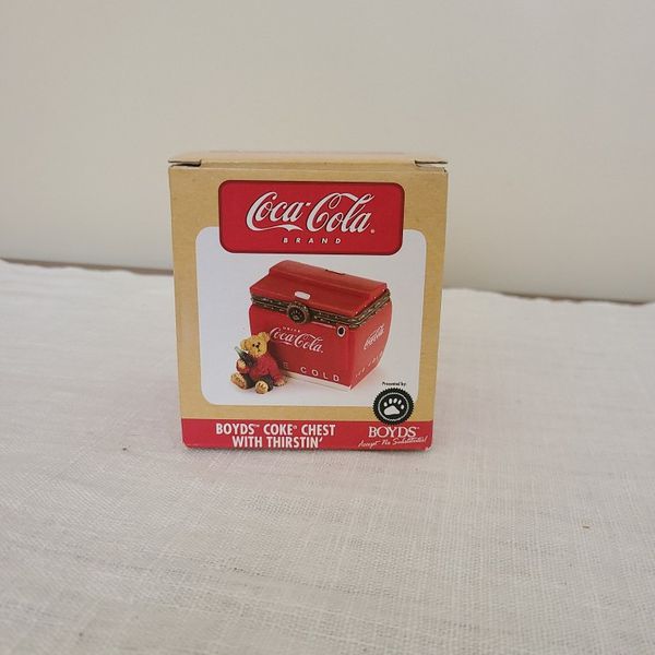 Boyds Coke Chest With Thirstin