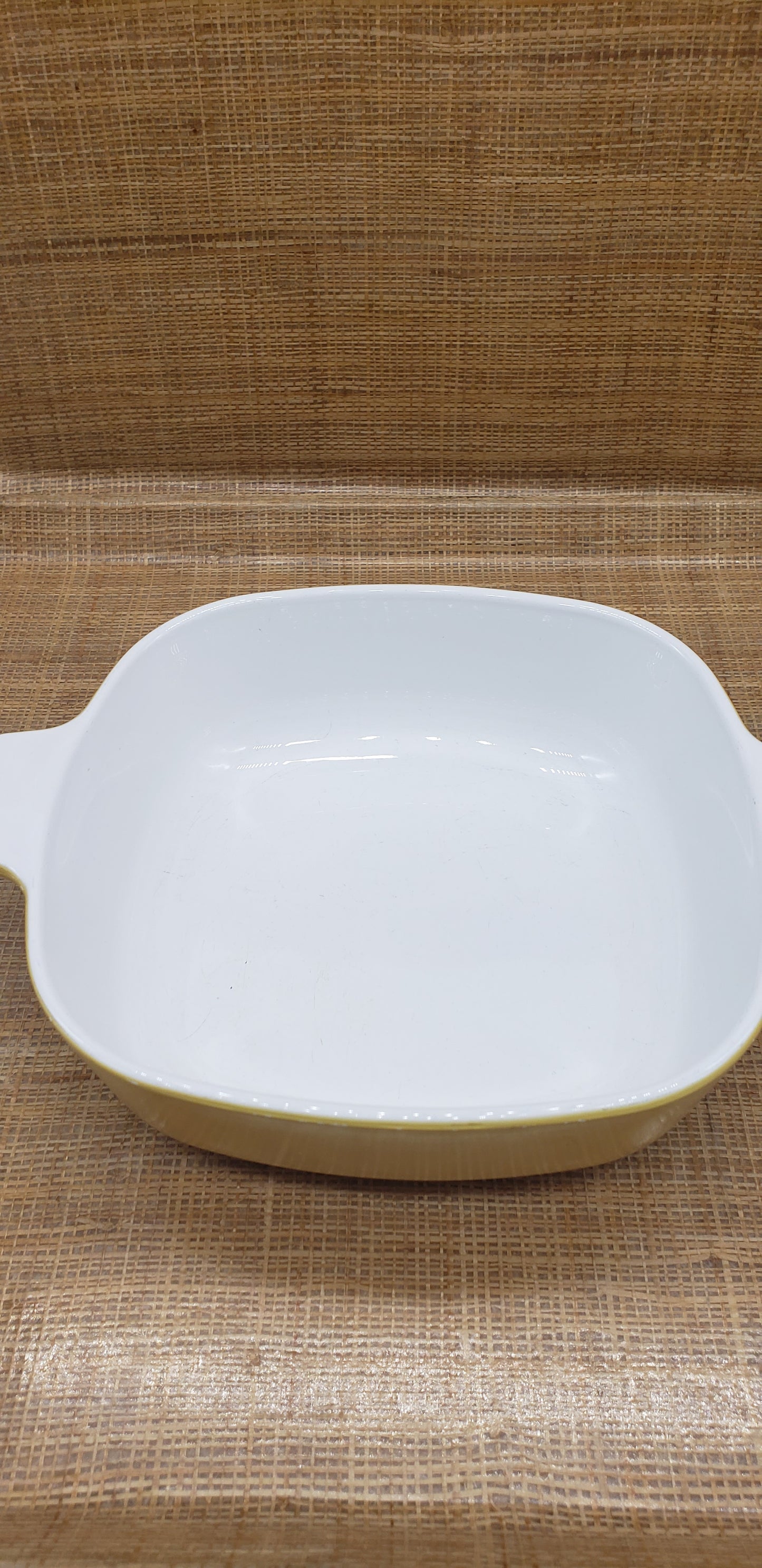 Corning Ware Yellow 1 Qt Casserole Dish with lid