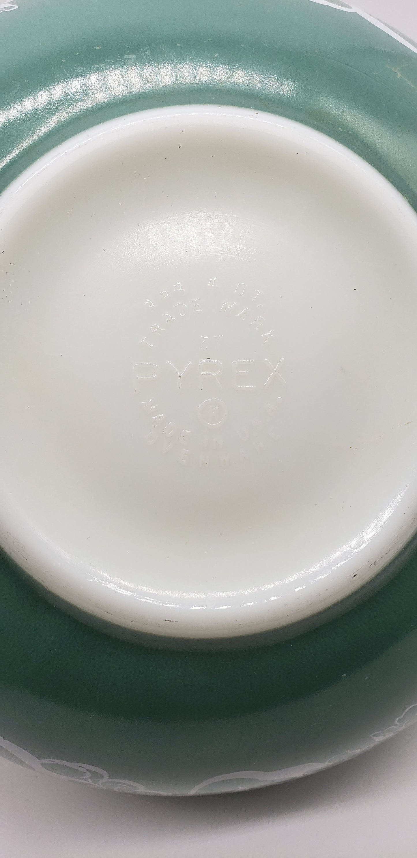 Promotional Pyrex 444 Cinderella Bowl Fruits