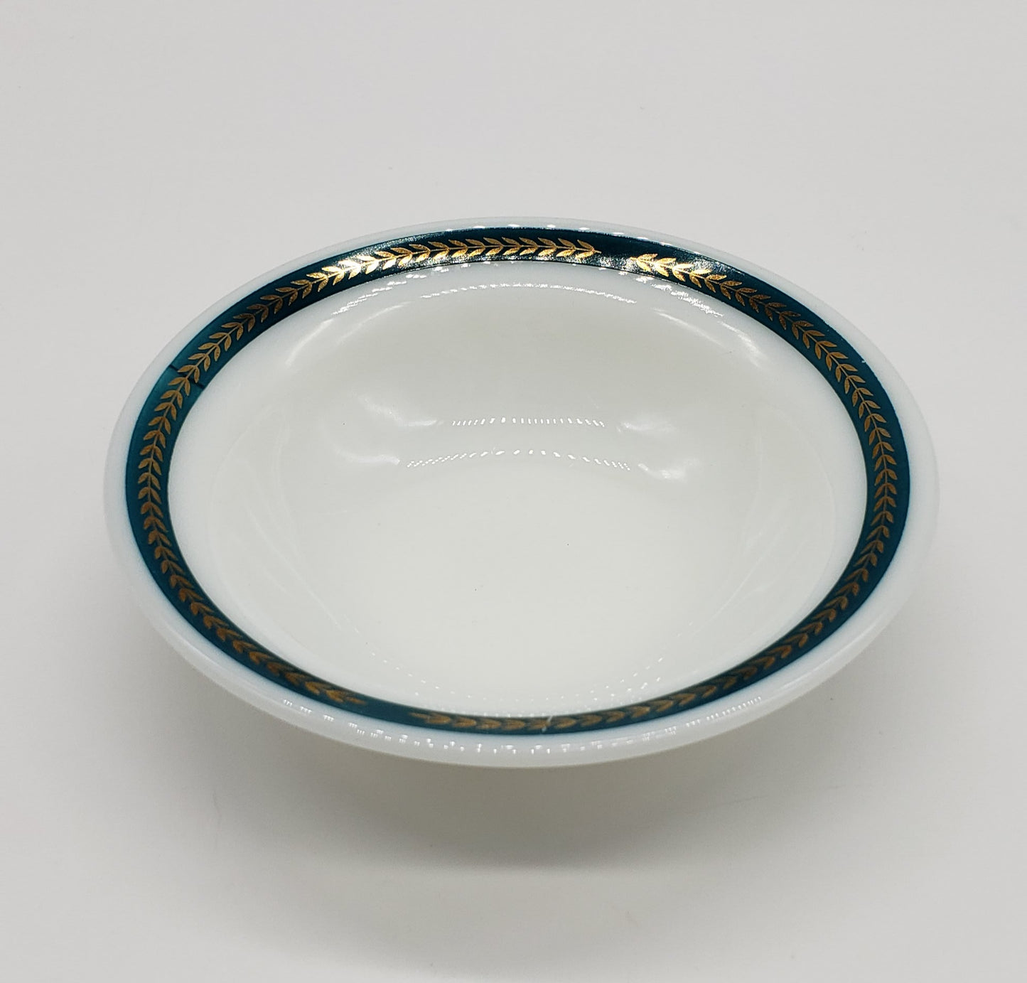 Pyrex 356-32 Tableware by Corning ware Bowl Turquoise Laurel Leaves Bowls