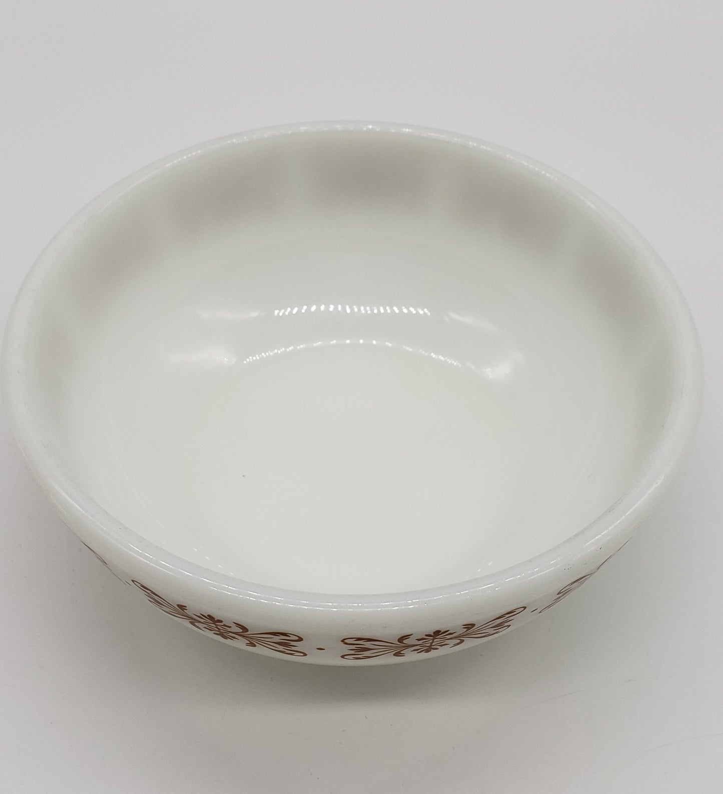 Pyrex Double Tough Soup/Cereal Bowl 708 Copper Filigree
