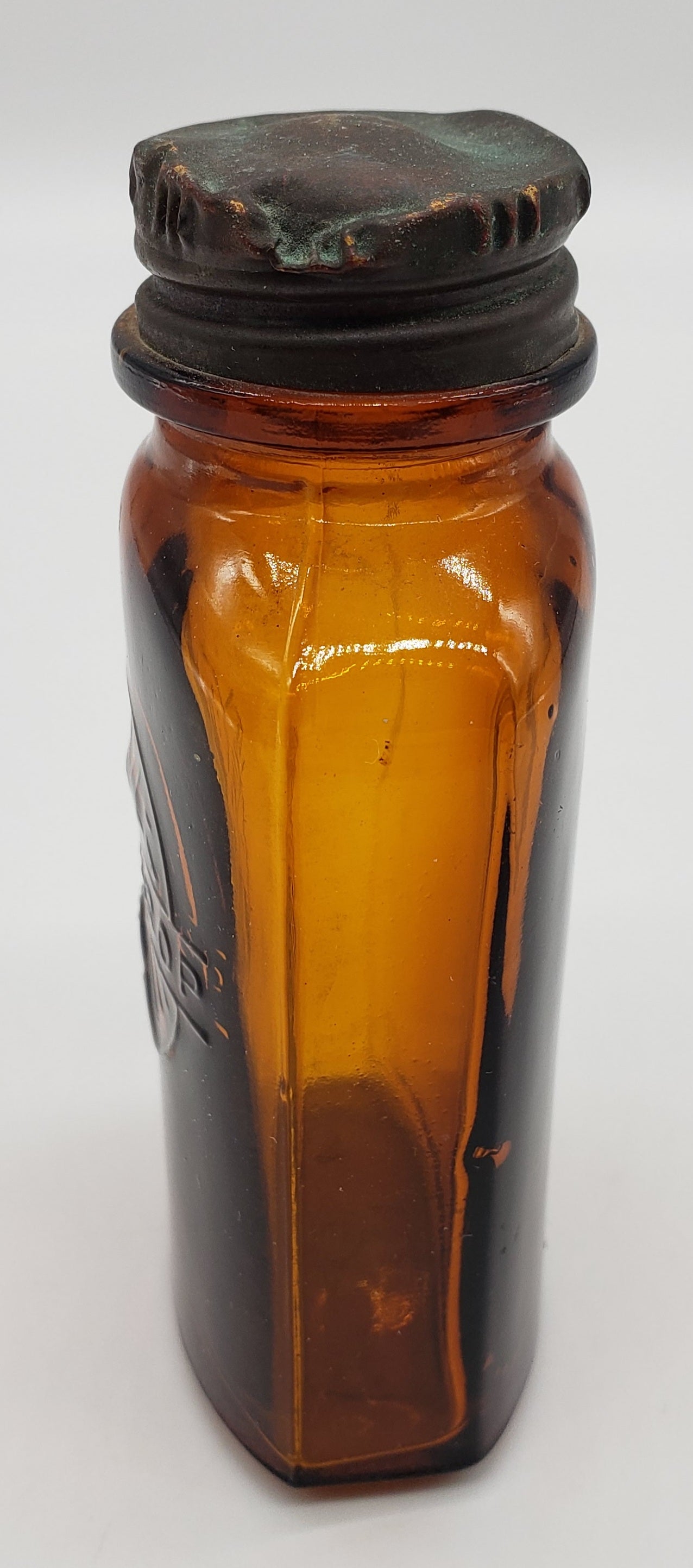Winthrop Threaded Top Medicine Bottle w/lid