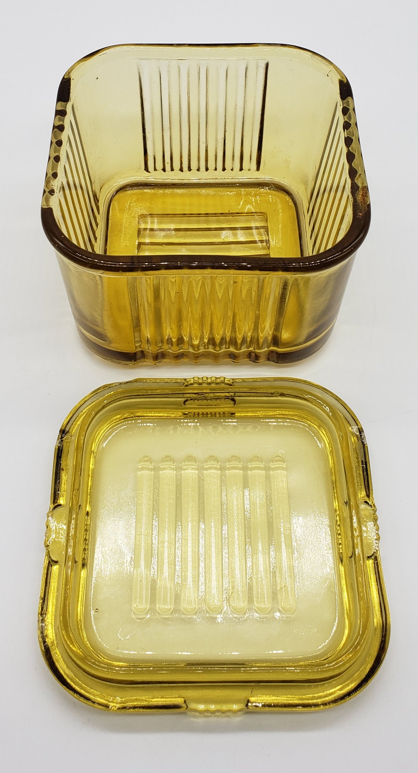 Federal Amber Glass Square Ribbed Refrigerator Dish with Lid