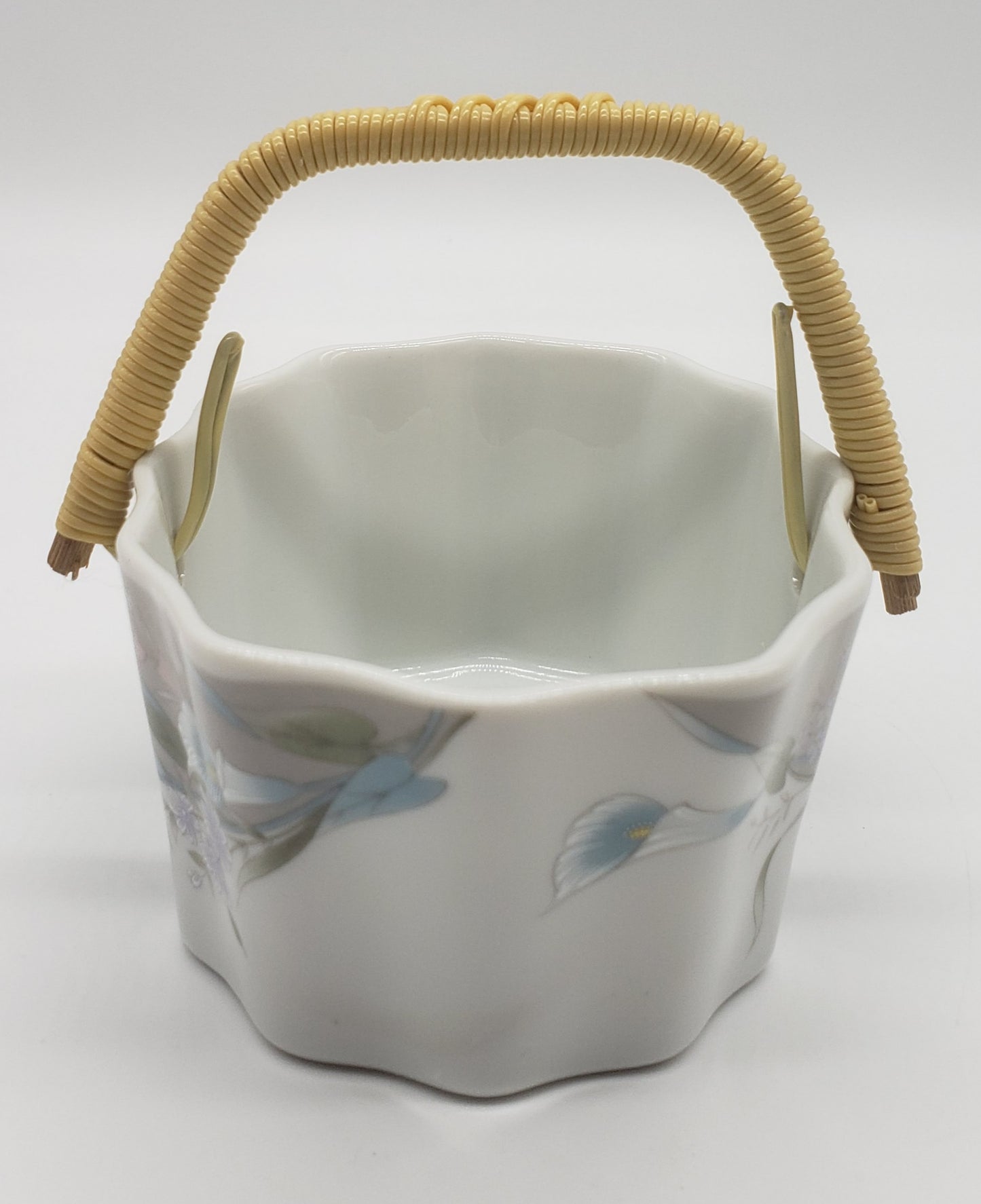 Berrie Co. Floral Trinket/Basket with Handle #5011
