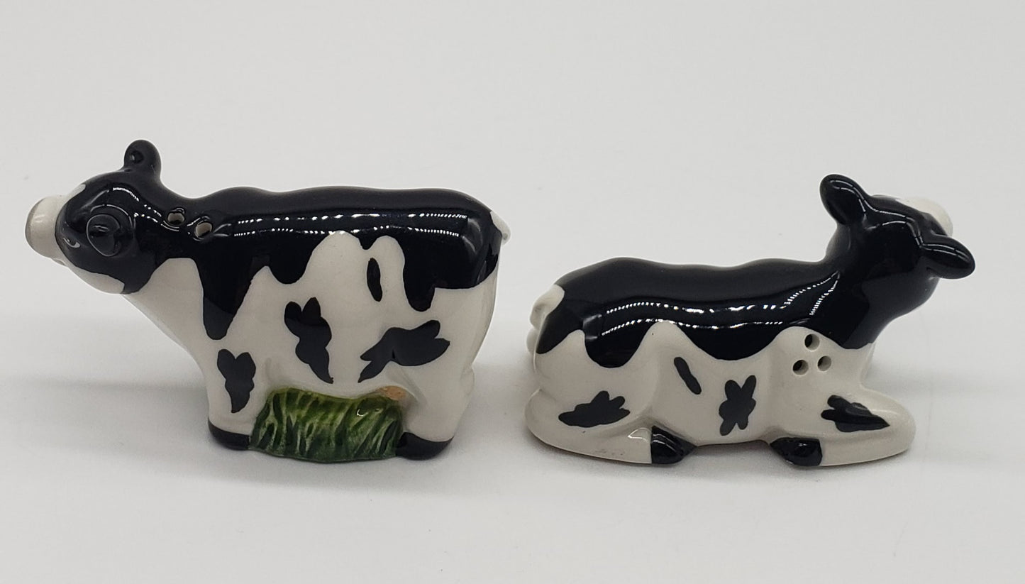 Appletree Design Barnyard miniature cow salt and pepper shakers