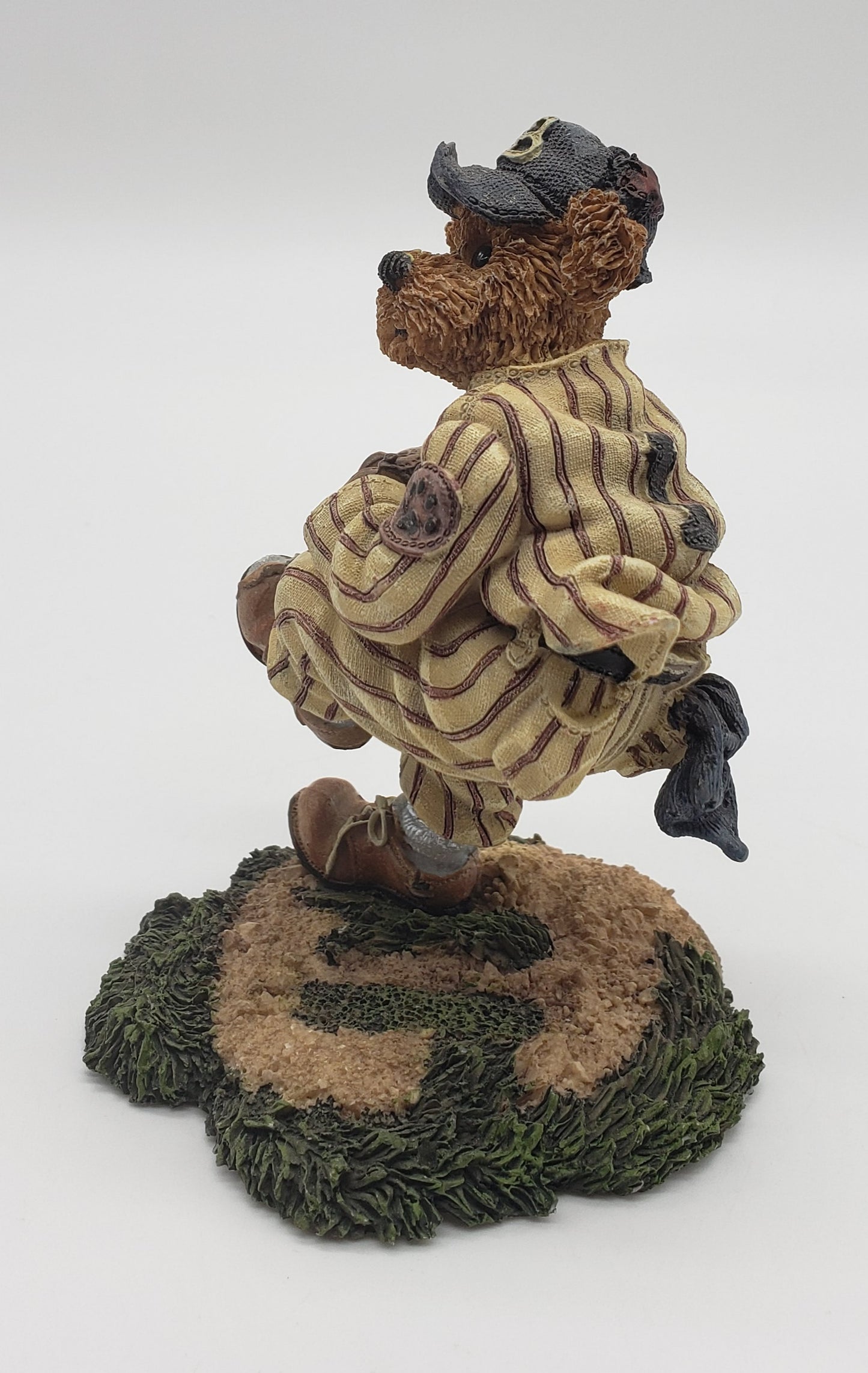 Boyds Bears & Friends. The Bearstone Collection - Pitcher
