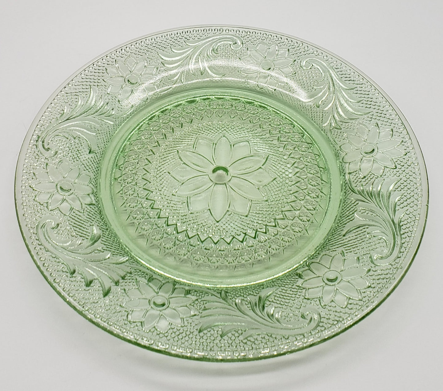 Tiara Sandwich Chantilly Green Dinner Plate 8 3/8 inch