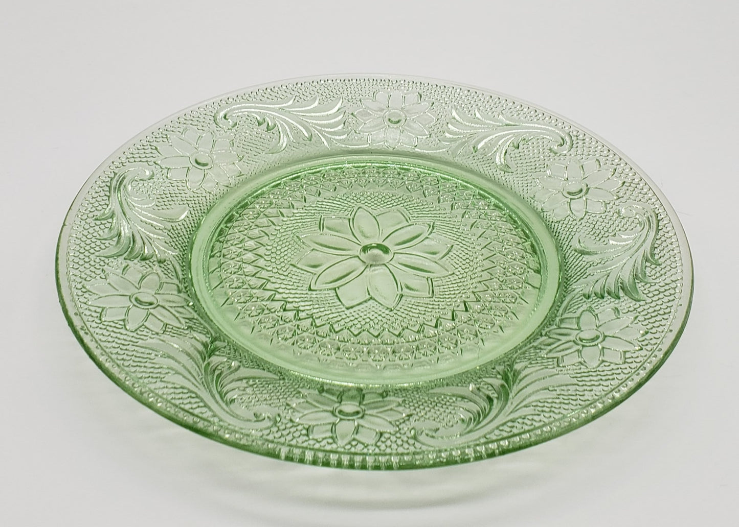Tiara Sandwich Chantilly Green Dinner Plate 8 3/8 inch