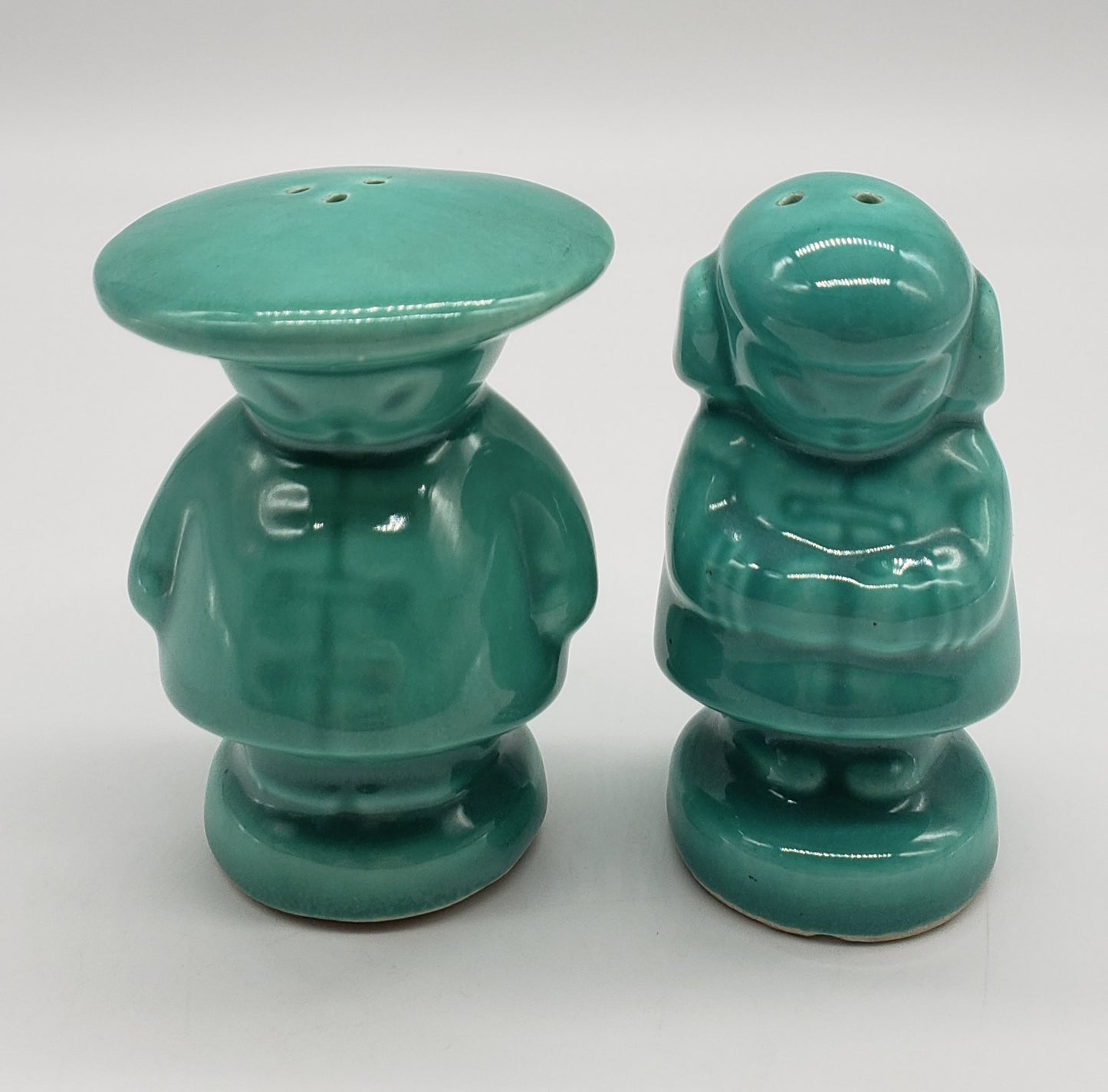 ORIENTAL SALT & PEPPER MAN & WOMAN JAPANESE FIGURES