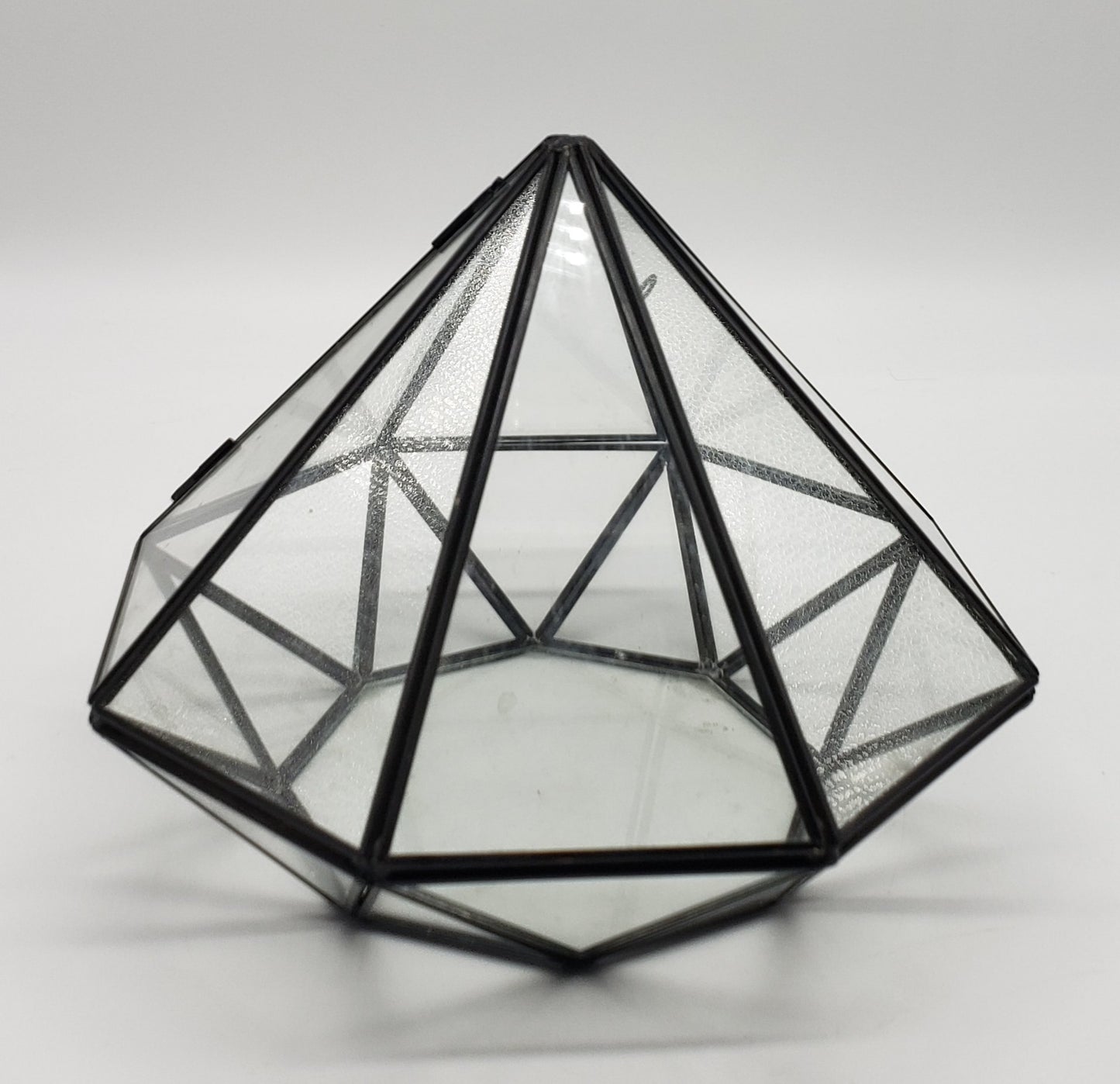 Geometric diamond terrarium plant holder