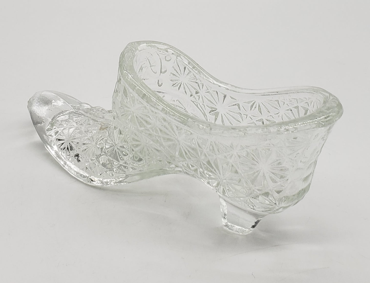 Fenton Clear Button & Daisy Glass Shoe