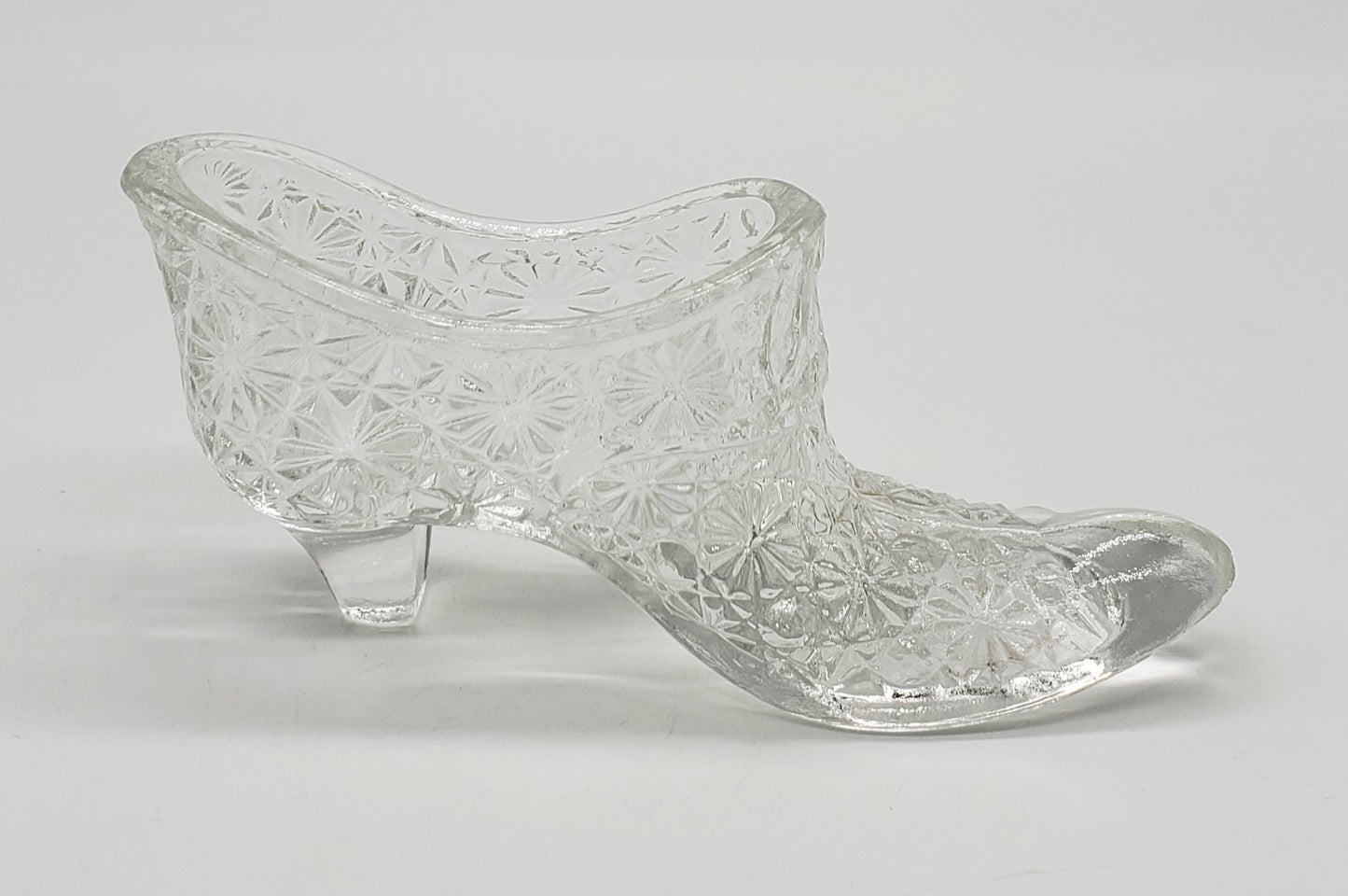 Fenton Clear Button & Daisy Glass Shoe