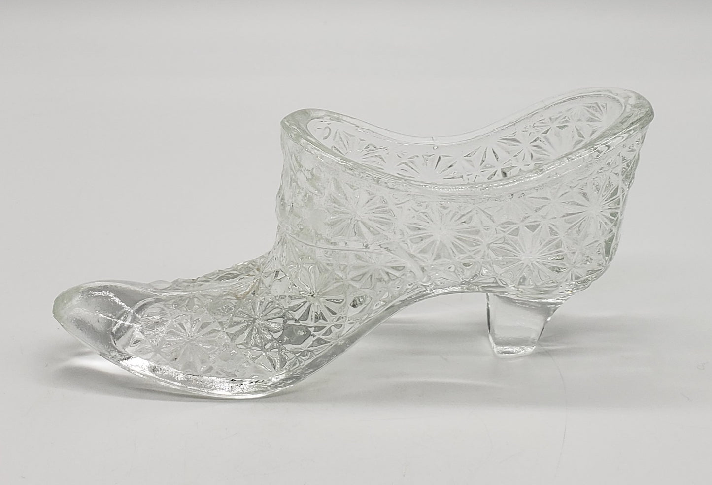 Fenton Clear Button & Daisy Glass Shoe