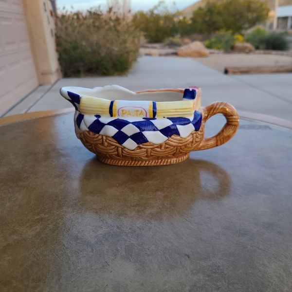 Cardinal Inc Gravy Boat