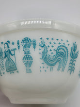 Load image into Gallery viewer, Pyrex 401 Nesting Bowl Amish Butterprint 1.5 Pint Blue White
