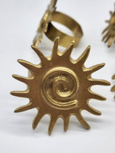 Load image into Gallery viewer, Gold tone Napkin Rings, Napkin Rings, Kitchen and Dining, Serving Odds and End Set of 6
