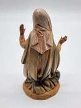 Load image into Gallery viewer, Fontanini Heirloom Nativity Figurines
