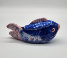 Load image into Gallery viewer, Porcelain Fish trinket box
