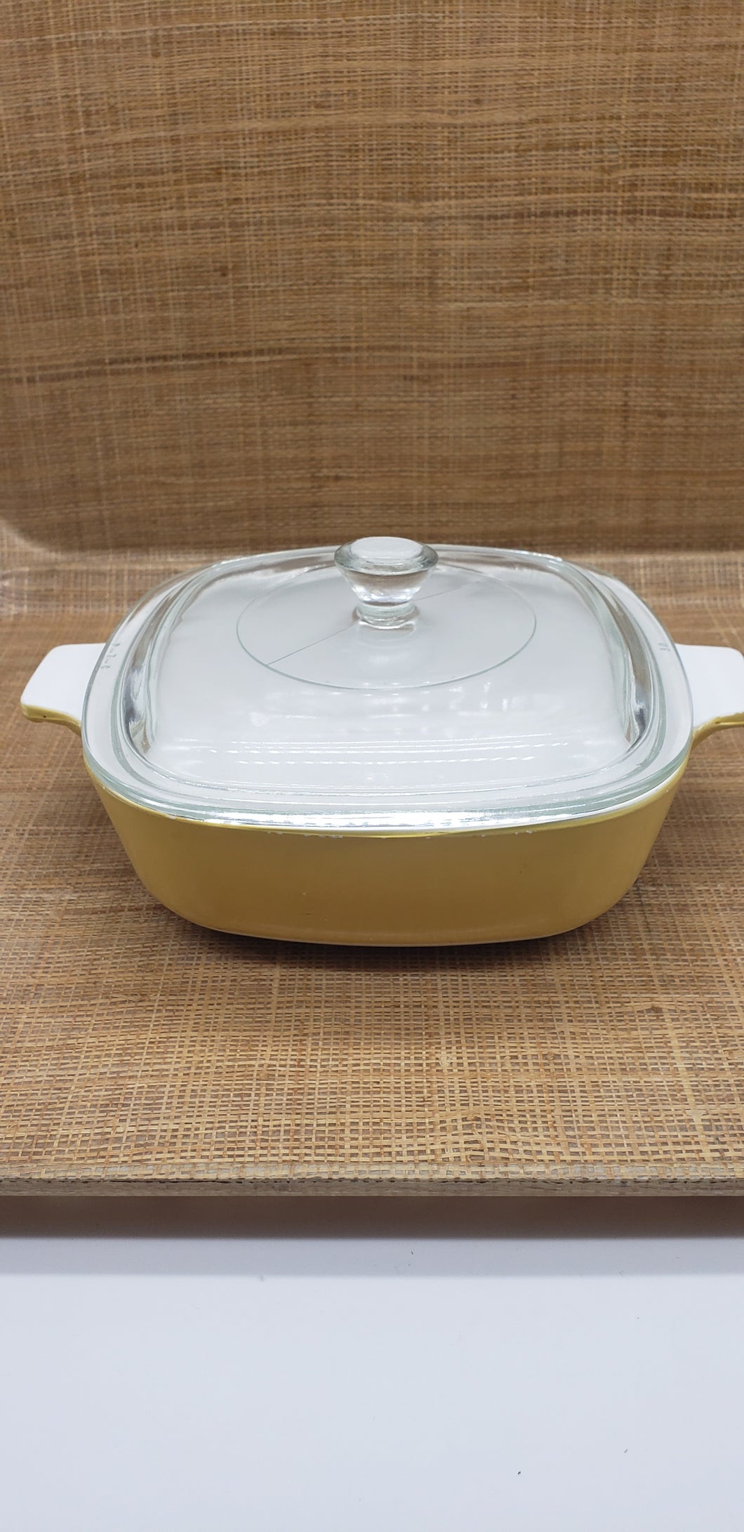 Corning Ware Yellow 1 Qt Casserole Dish with lid
