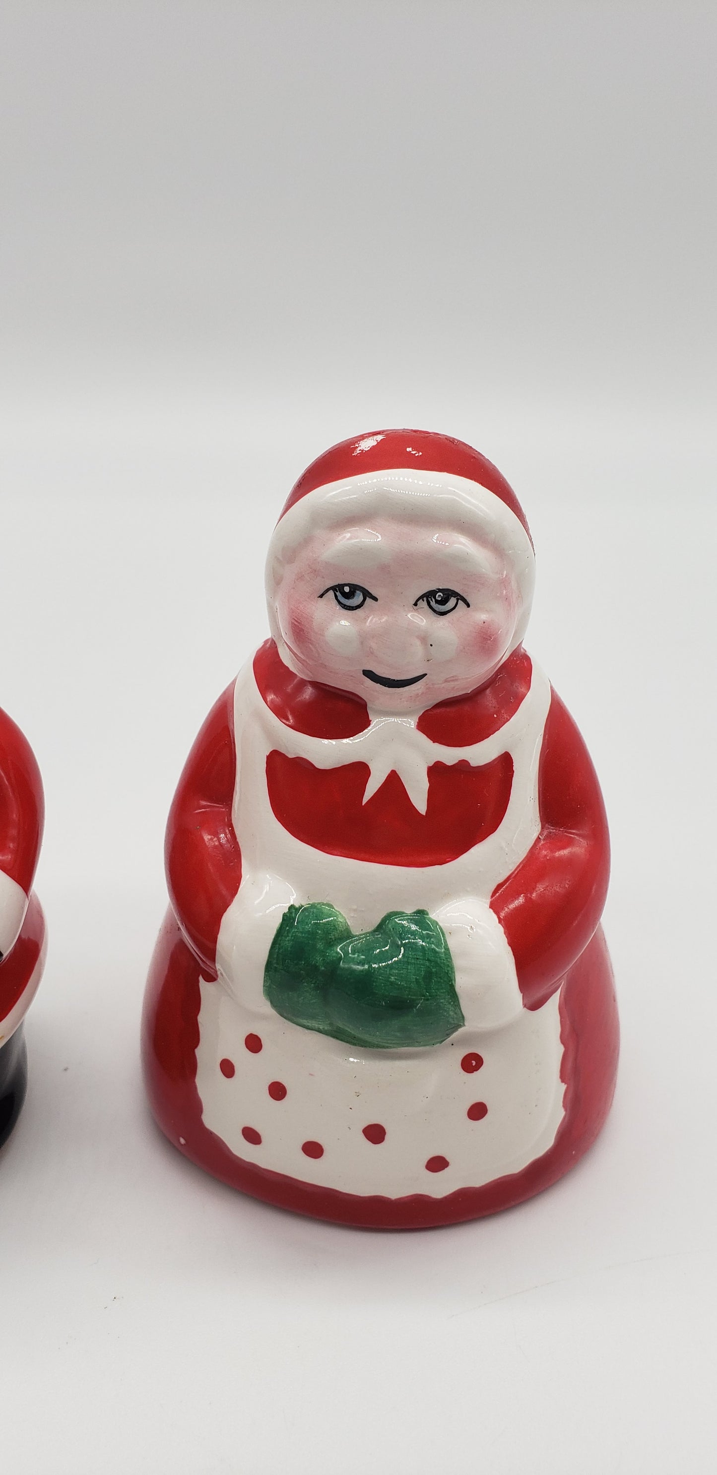 Santa and Mrs Claus Salt & Pepper Shakers