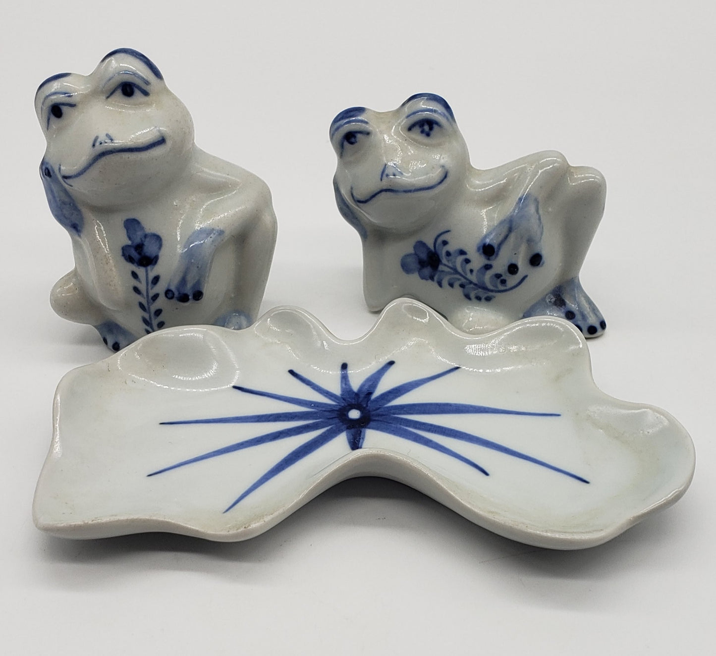 Frogs on Lily Pad Salt & Pepper Shaker Set