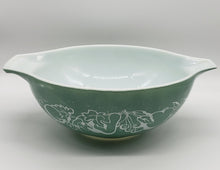 Load image into Gallery viewer, Promotional Pyrex 444 Cinderella Bowl Fruits
