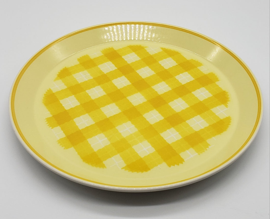 Mikasa Yellow Plaid Checkmates Plate, Butternut C4382