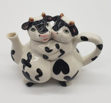 Load image into Gallery viewer, Hugging Cows Creamer
