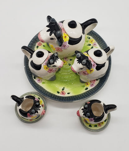 Mini cow ceramic tea set