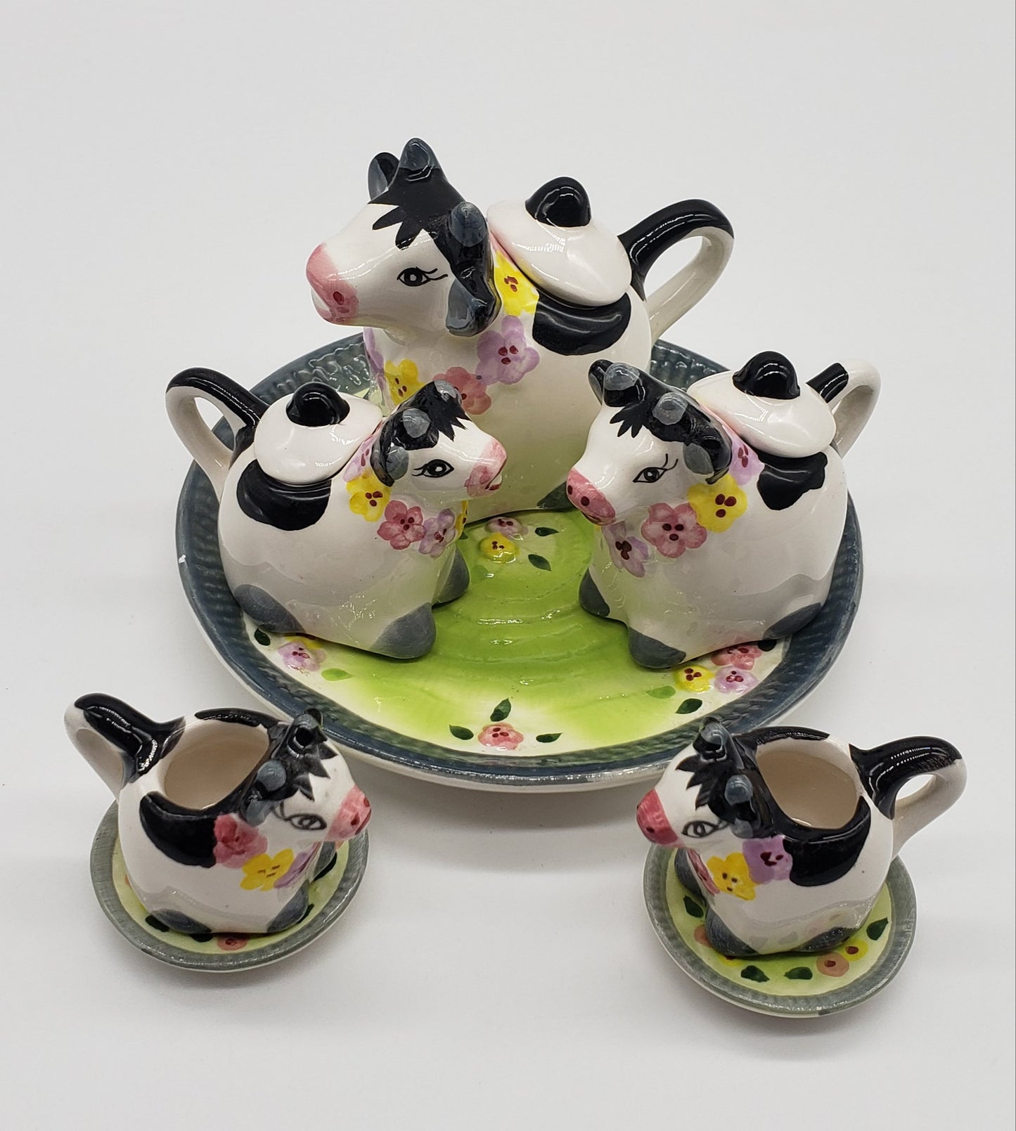 Mini cow ceramic tea set