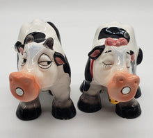 Load image into Gallery viewer, COW KISSING SALT &amp; PEPPER SHAKERS MAGNETIC
