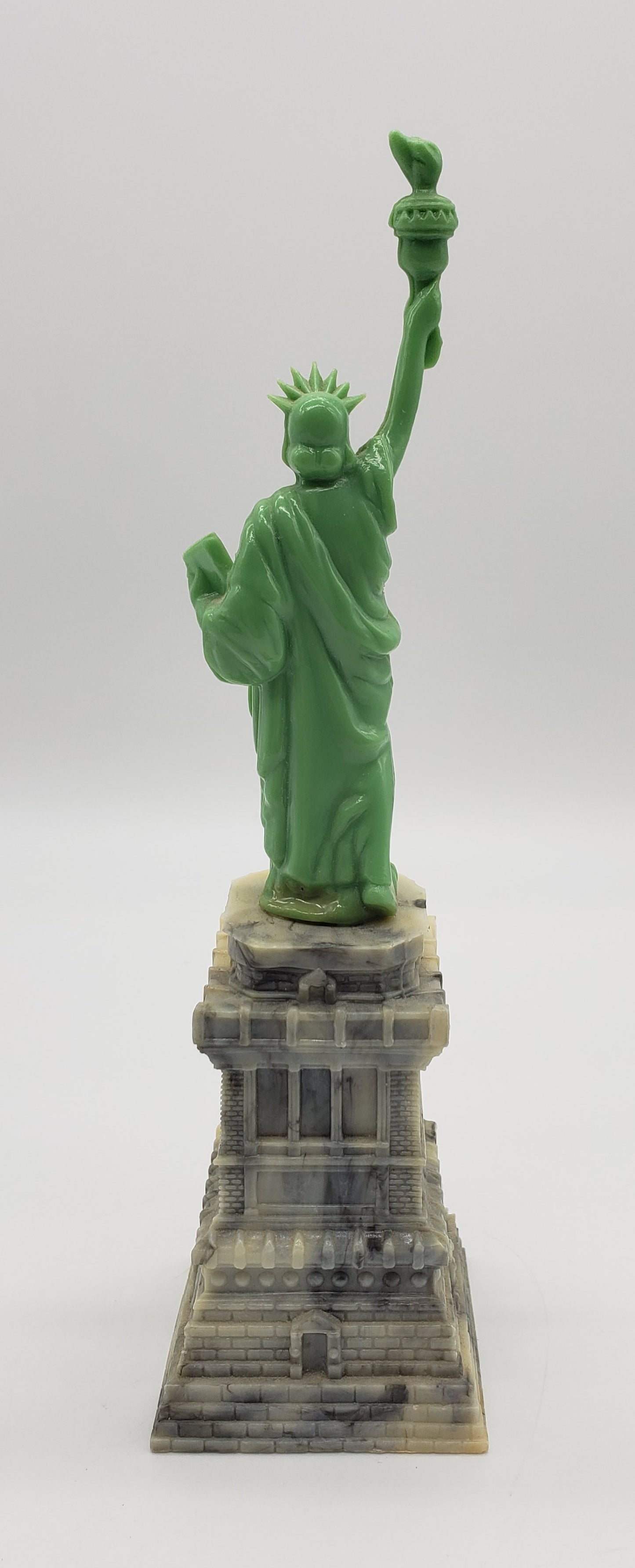 STATUE OF LIBERTY VINTAGE NY SOUVENIR MARBLEIZED ELLIS ISLAND STATUE FELT